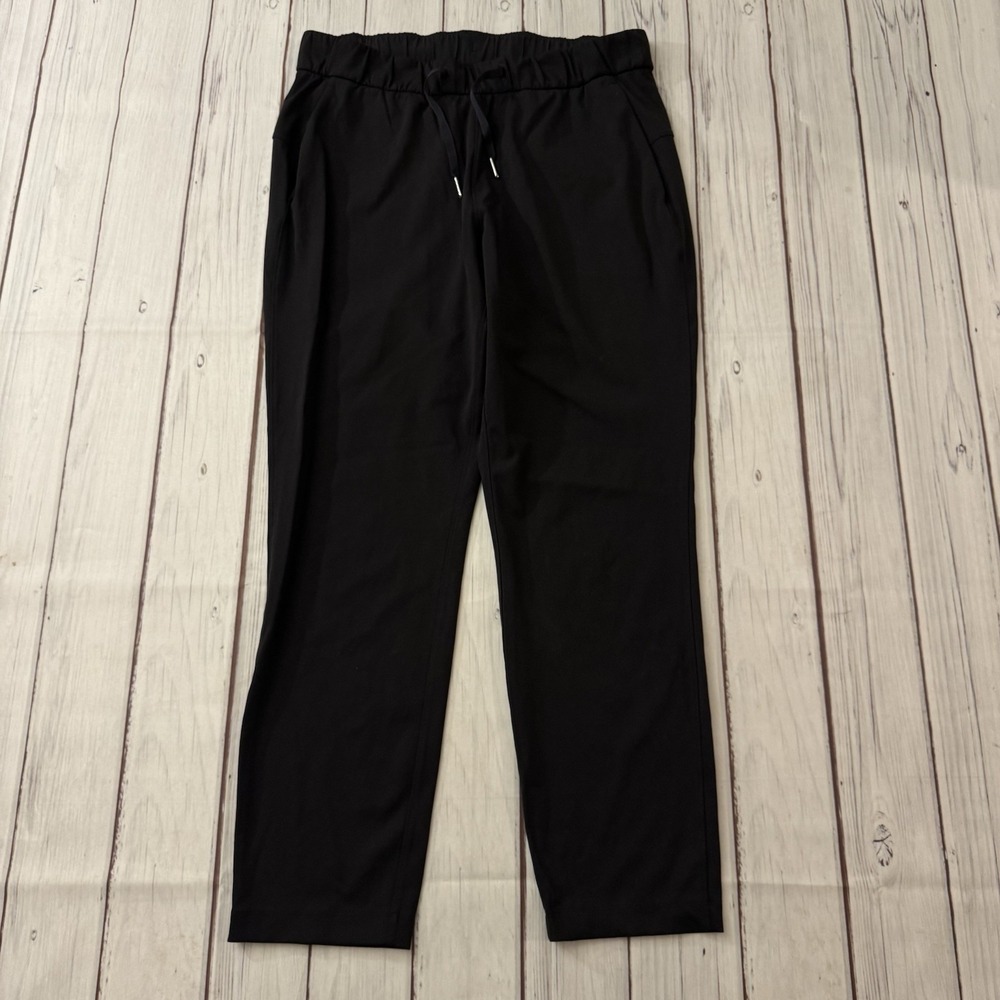 Lululemon On The Fly Crop Pants Womens Woven Black Comfort Athleisure Size‎ 8